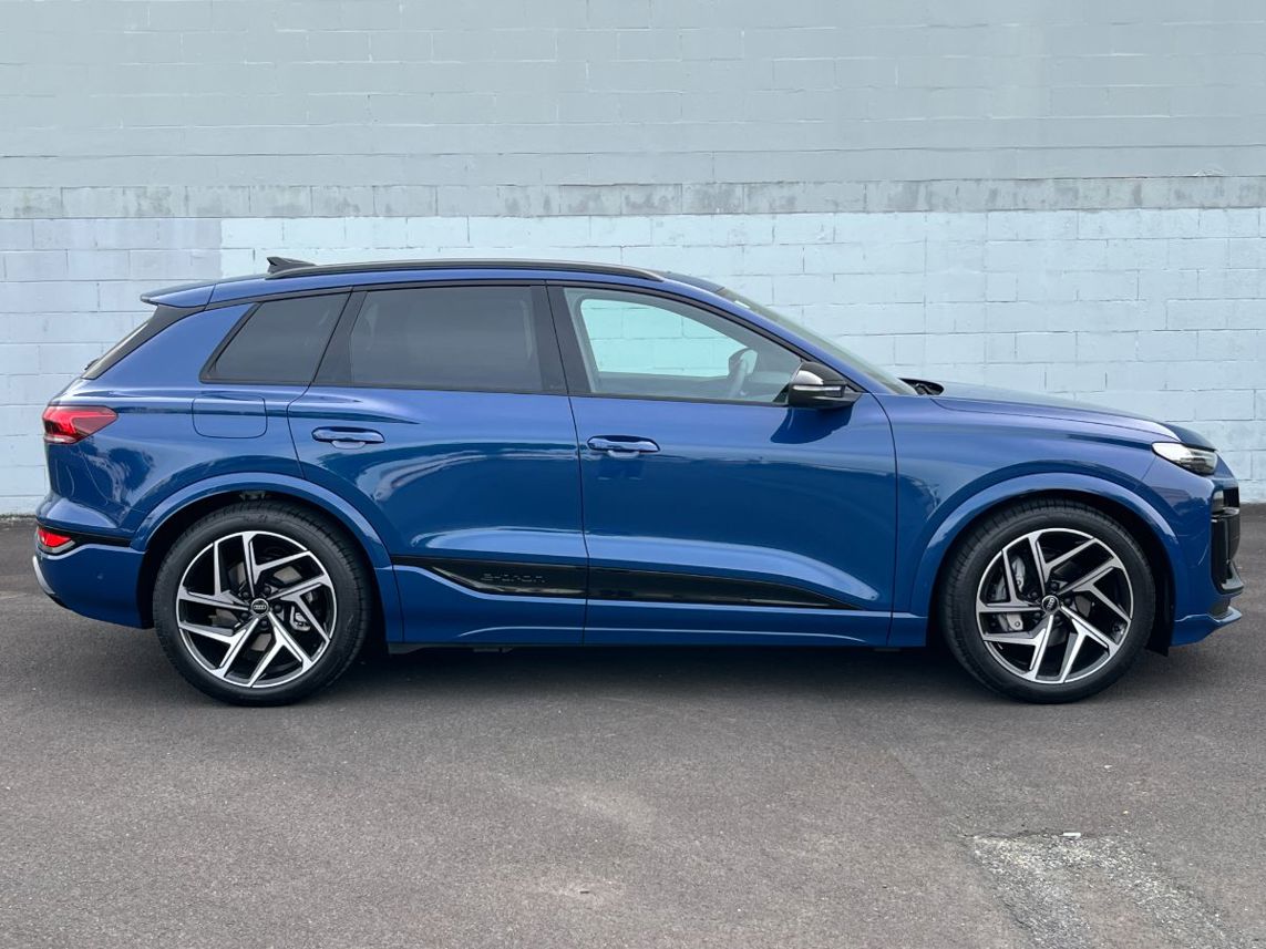 Audi Q6 e-tron quattro S Line.