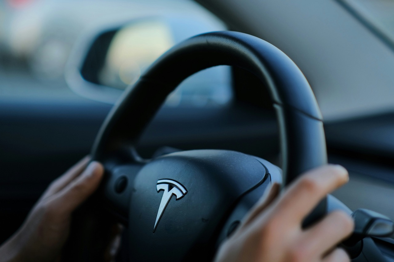 Study says spirited EV driving boosts battery life