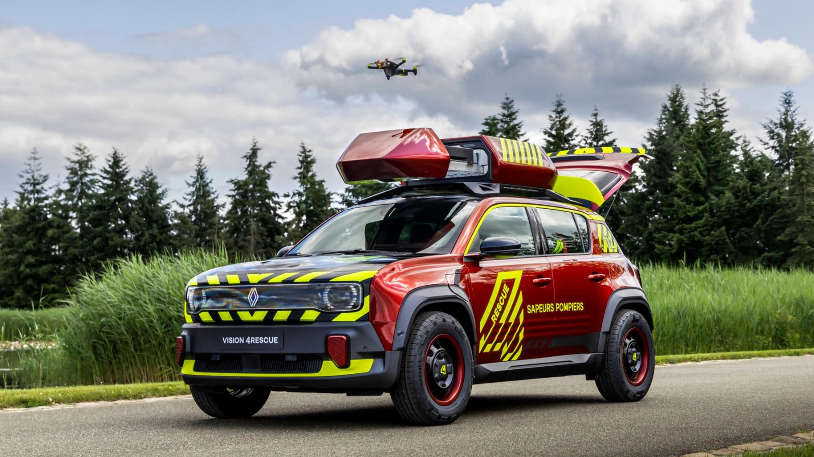 Renault unveils Vision 4Rescue for future emergency services - Driven ...