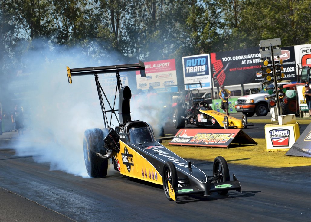 Nitro-burning dragsters smash records at Meremere - Driven Car Guide