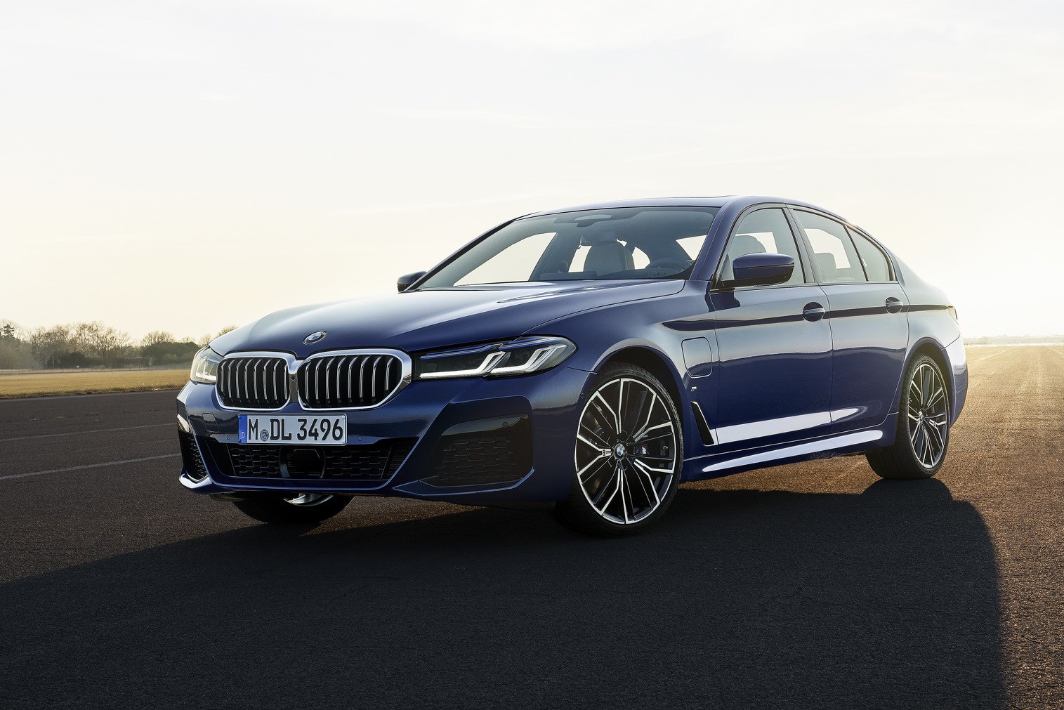 Revealed: New BMW 5-Series breaks cover with electrification - Driven ...
