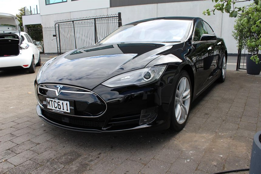 Sales Spotlight: 2015 Tesla Model S - Driven Car Guide