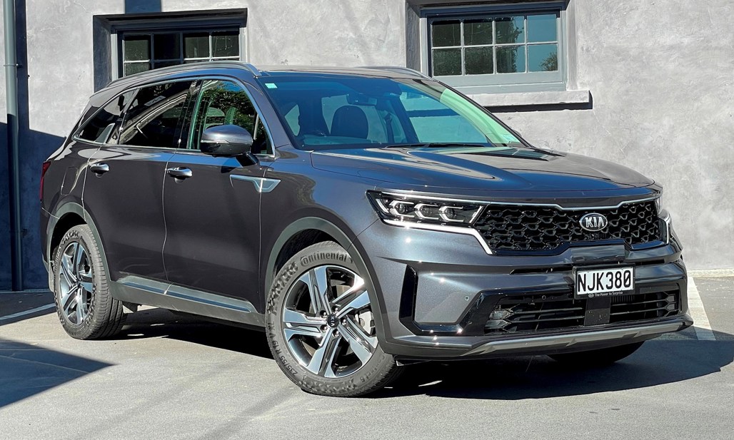 Kia Sorento Premium PHEV AWD on test zero emissions in a se Driven