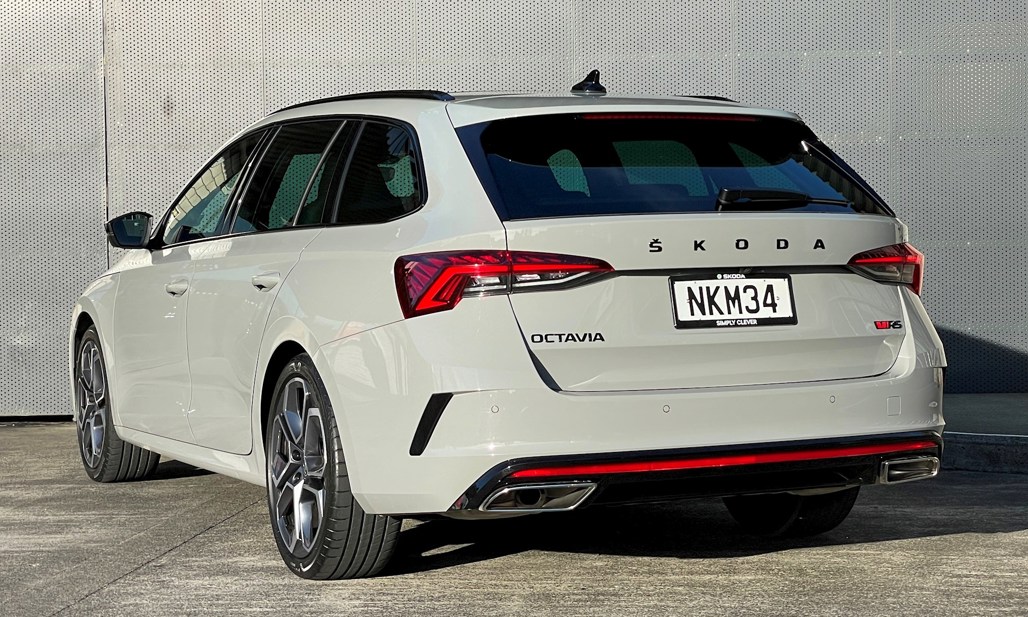 Skoda Octavia RS Combi station wagon review – Articles and news about tuning
