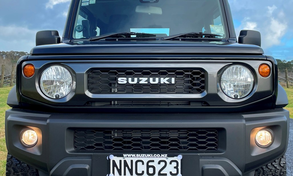 Suzuki Jimny Safari review: jolly jumper - Driven Car Guide