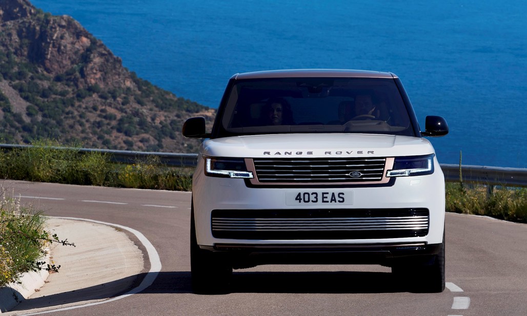 Never say never: all-new super-luxury Range Rover goes elect - Driven ...