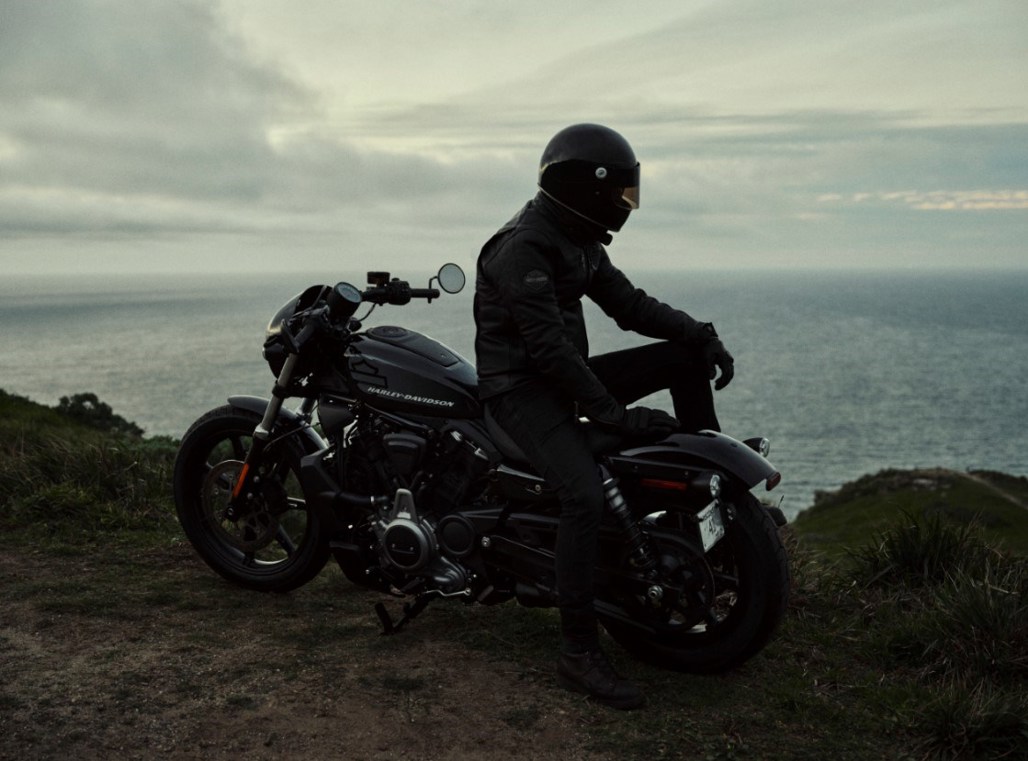Naticher Rider Night rider - Driven Car Guide