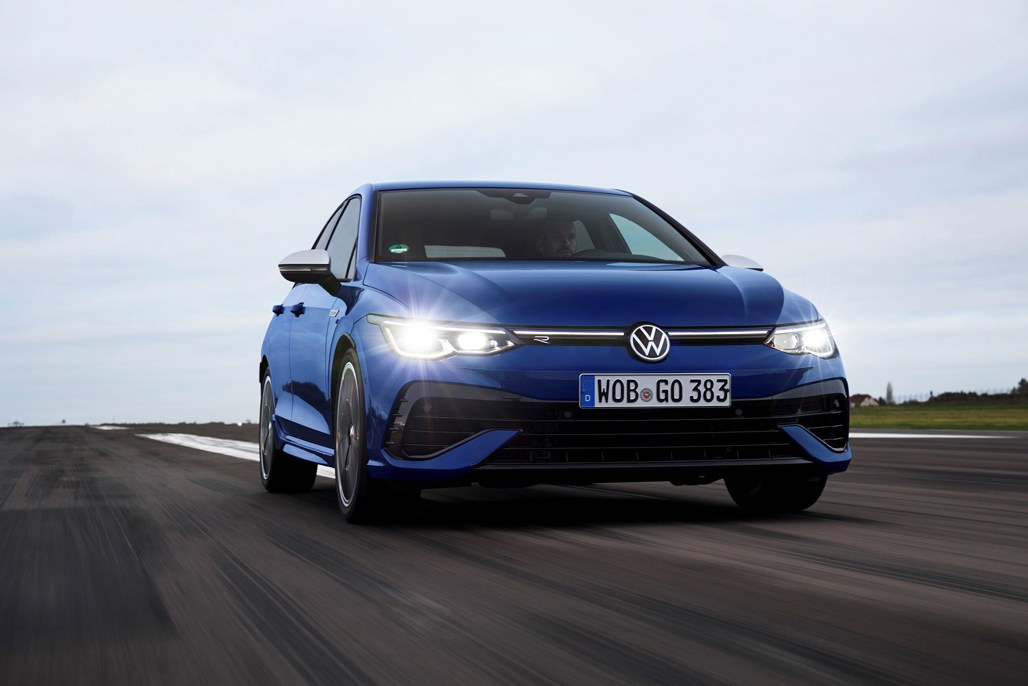 Golf R Rascing Golf R: Racing… and ready - Driven Car Guide