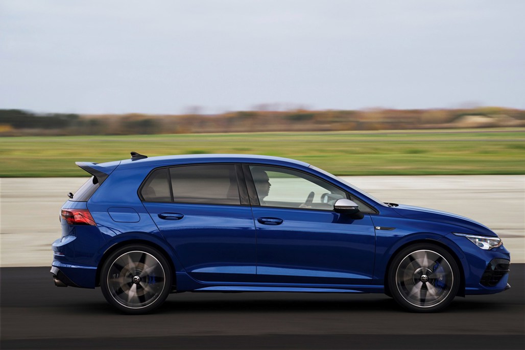 Golf R Blue Racing Golf R: Racing… and ready - Driven Car Guide
