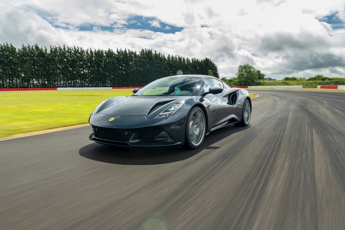 Lotus Emira.