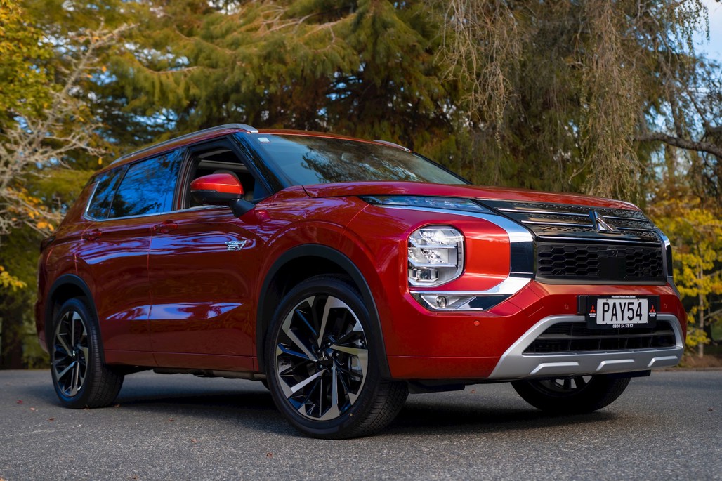 Mitsubishi Outlander PHEV The best of both worlds Driven Car Guide