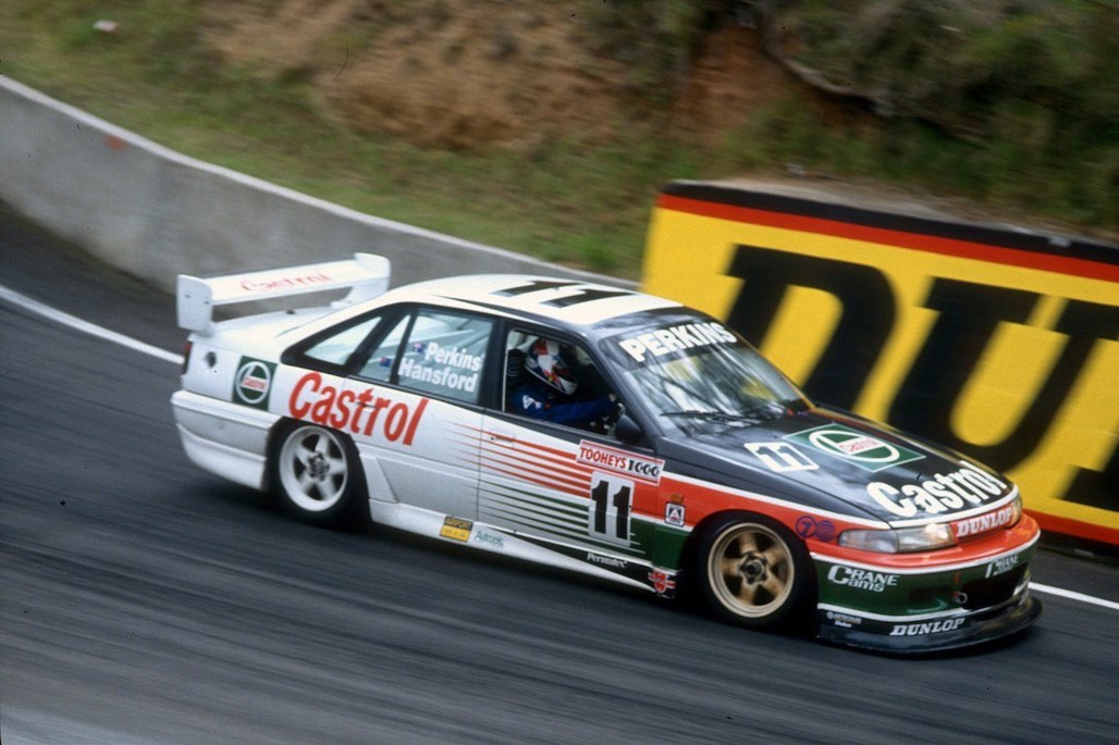 Castrol Power Racing Vr8 V8 Supercars and the Castrol Cougars: The Good Oil - Driven Car Guide