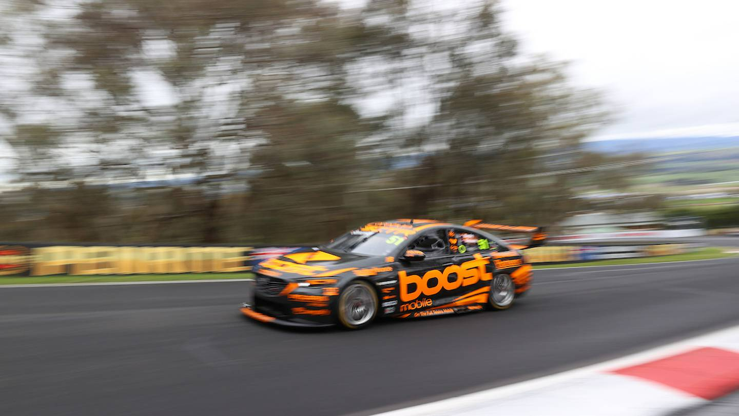 Greg Rutherford Car Greg Murphy records his fastest lap at Bathurst, almost 20 y - Driven ...