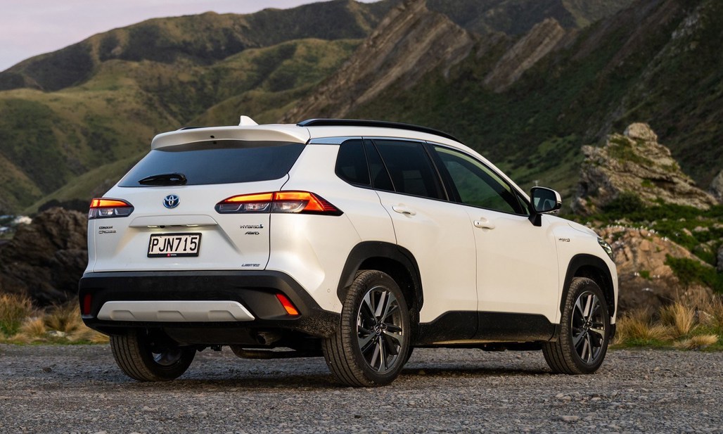 Toyota Corolla Cross Limited AWD review: is Toyota's new hyb - Driven ...
