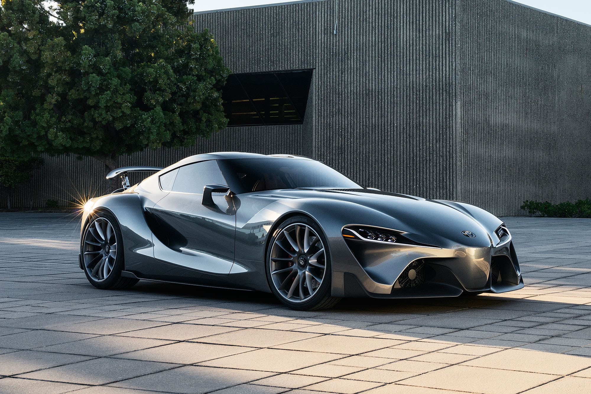 Toyota flagship on the horizon - Driven Car Guide