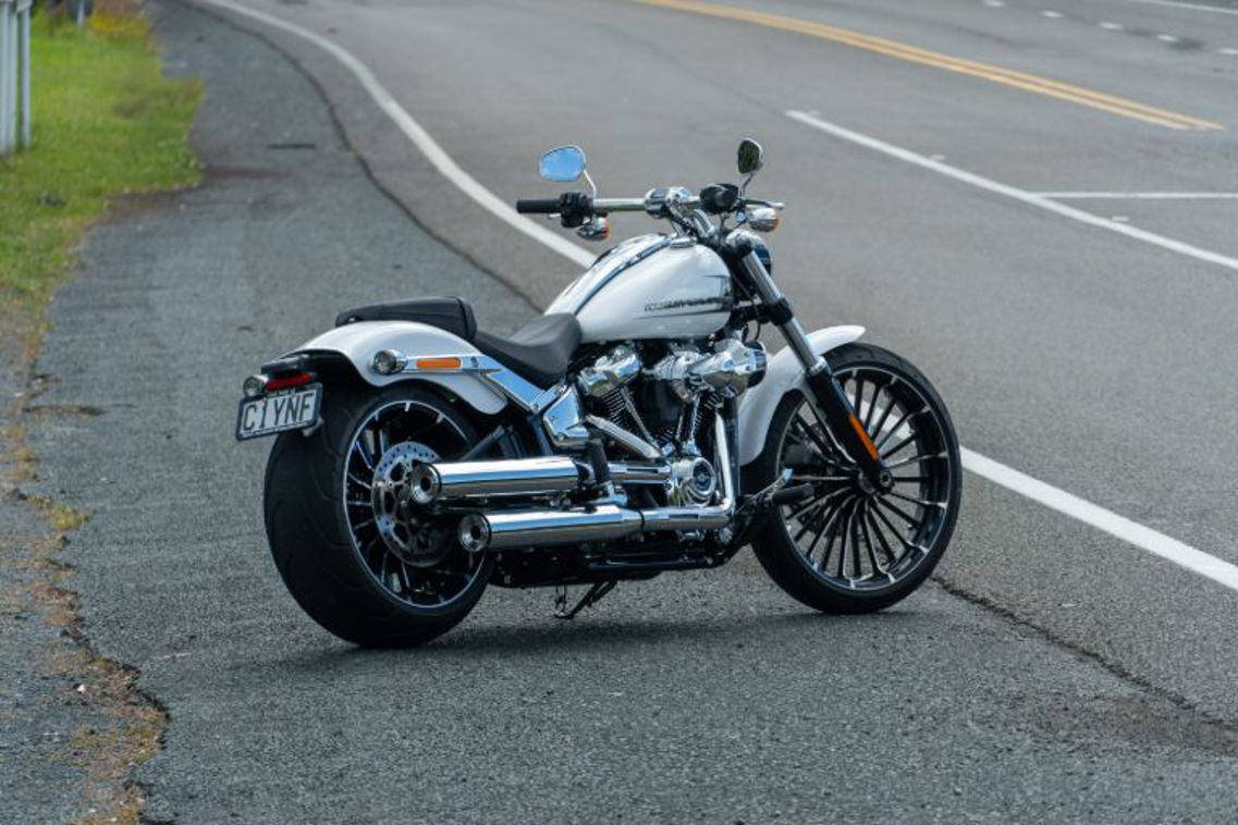 Harley-Davidson Breakout 117.