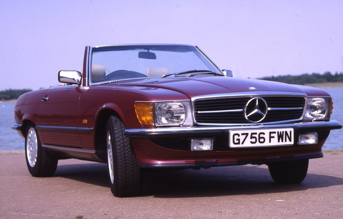 Мерседес 1 поколение. Mercedes Benz r107. Mercedes Benz SL r107. Mercedes-Benz r107/c107. Mercedes Benz r107 420sl.