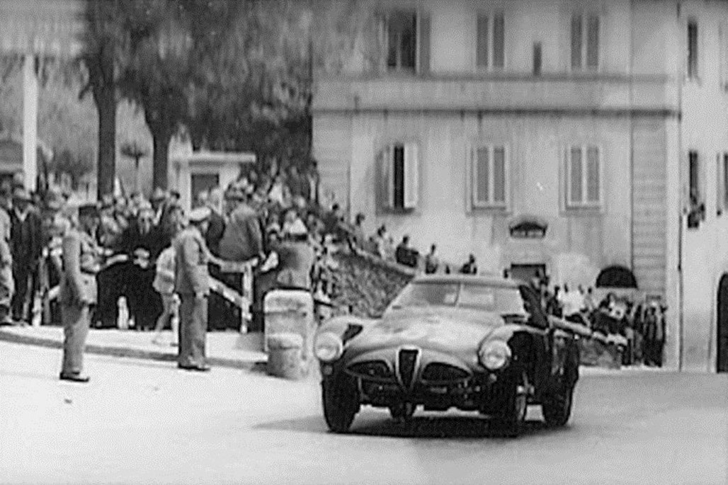 ALFA ROMEO 6C 3000 CM PININFARINA SUPERFLOW IV INCORONATA AL SALON PRIVÈ 2017 - Io Carrozziere ALFA ROMEO 6C 3000 CM PININFARINA SUPERFLOW IV INCORONATA AL SALON PRIVÈ 2017 - Io Carrozziere