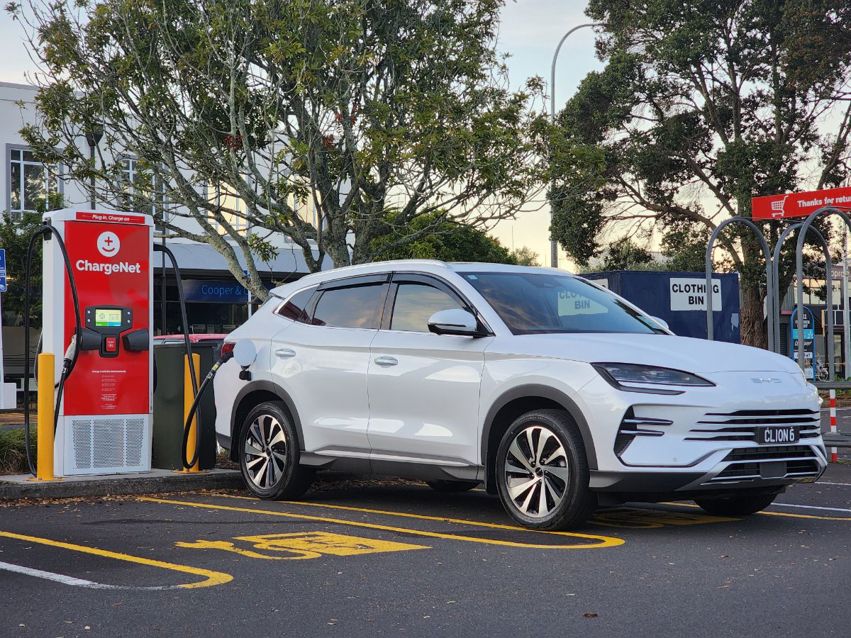 BYD Sealion 6 Dynamic PHEV.