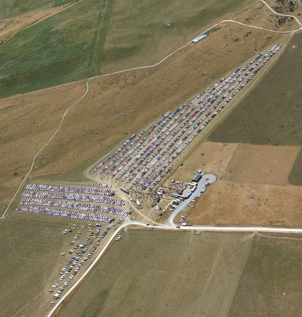 Toyota Hilux record gathering.