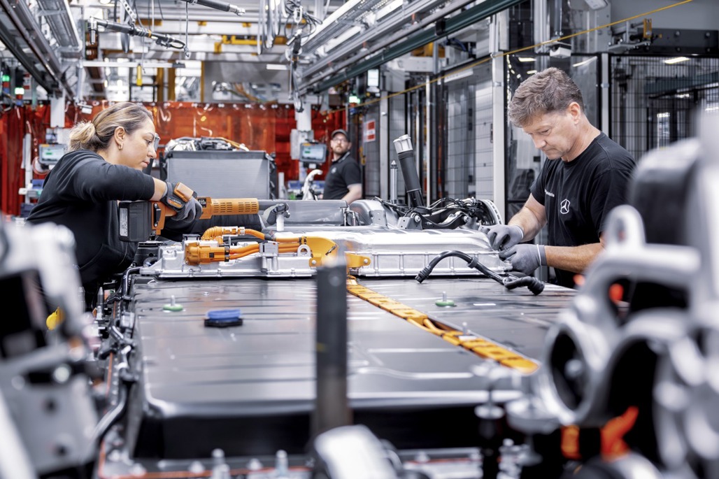 Mercedes Ramp Up Process Mercedes-Benz ramps up electric GLC production - Driven Car Guide