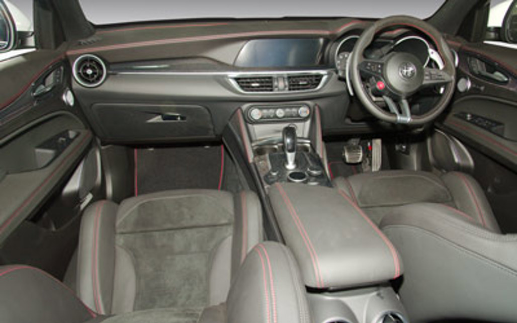 ALFA ROMEO STELVIO 2023 5-Door SUV