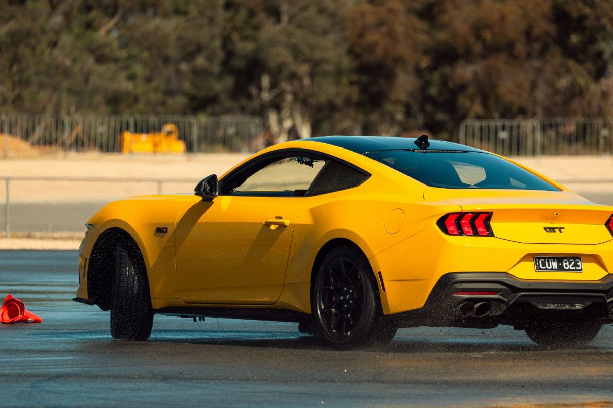 Ford Mustang GT and Dark Horse.