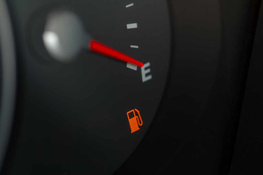 Fuelight How far can you actually go with the low fuel light on? - Driven Car Guide