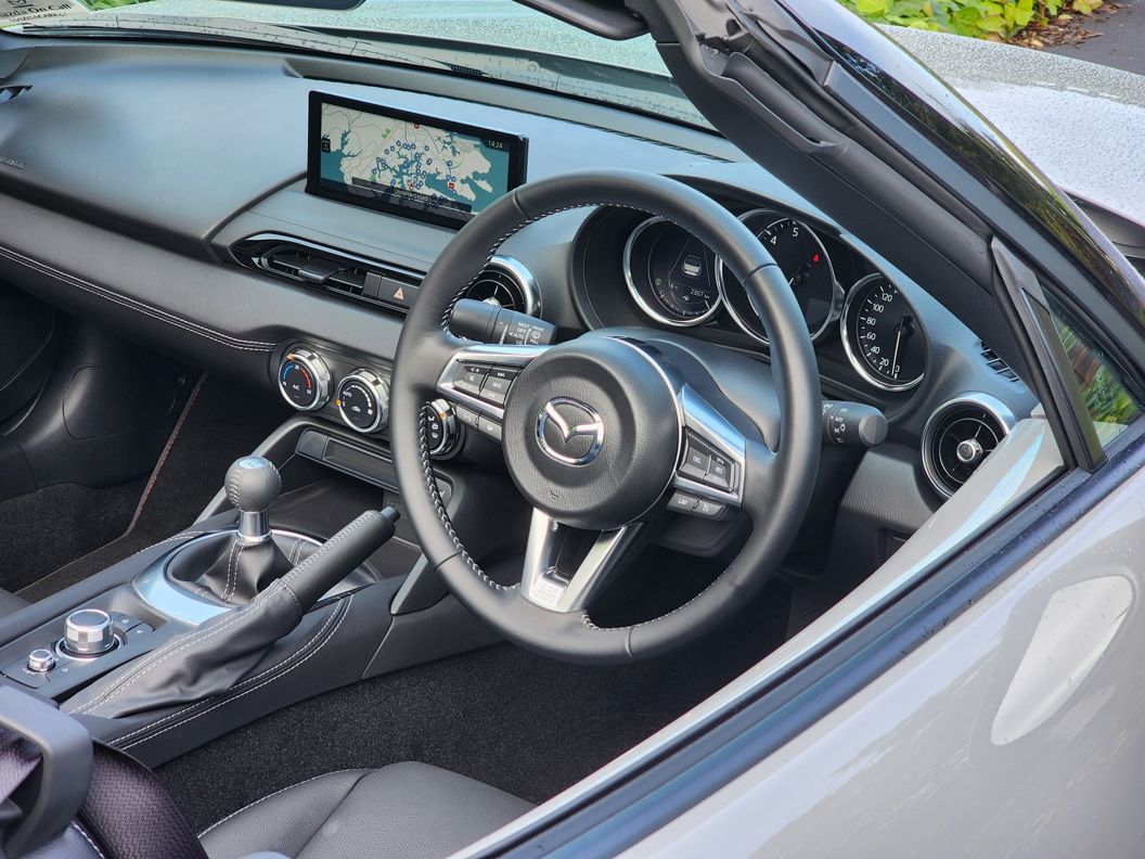 Mazda MX-5 Roadster GT.