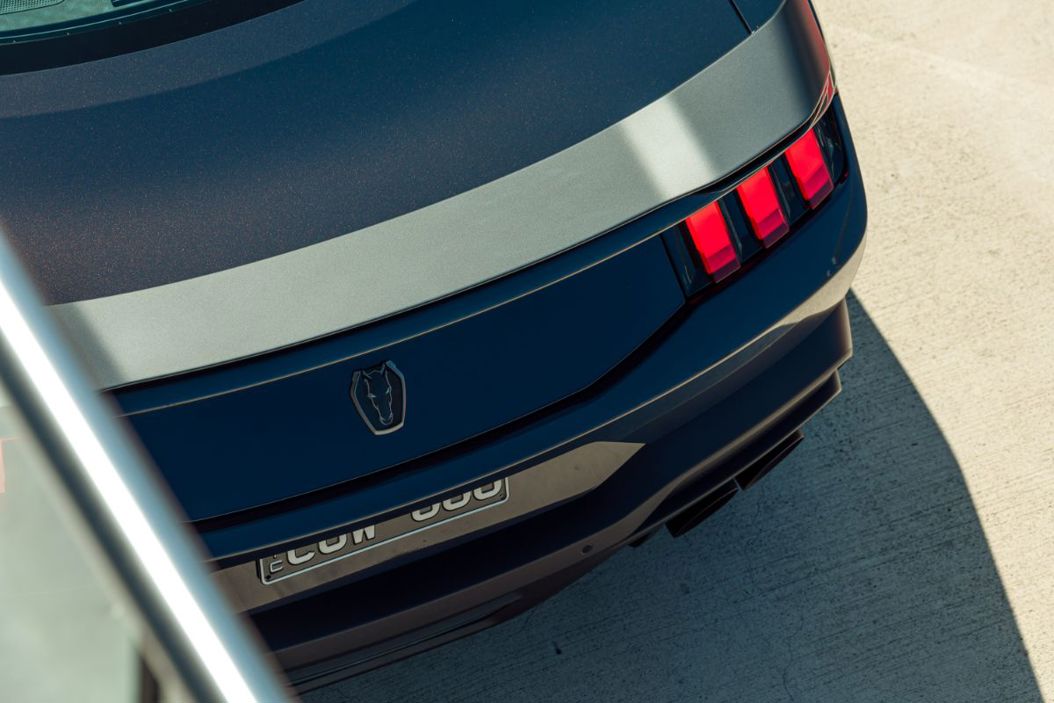 Ford Mustang GT and Dark Horse.