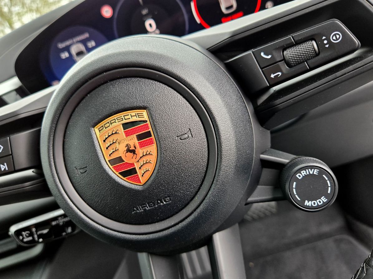 Porsche Macan 4 Electric.
