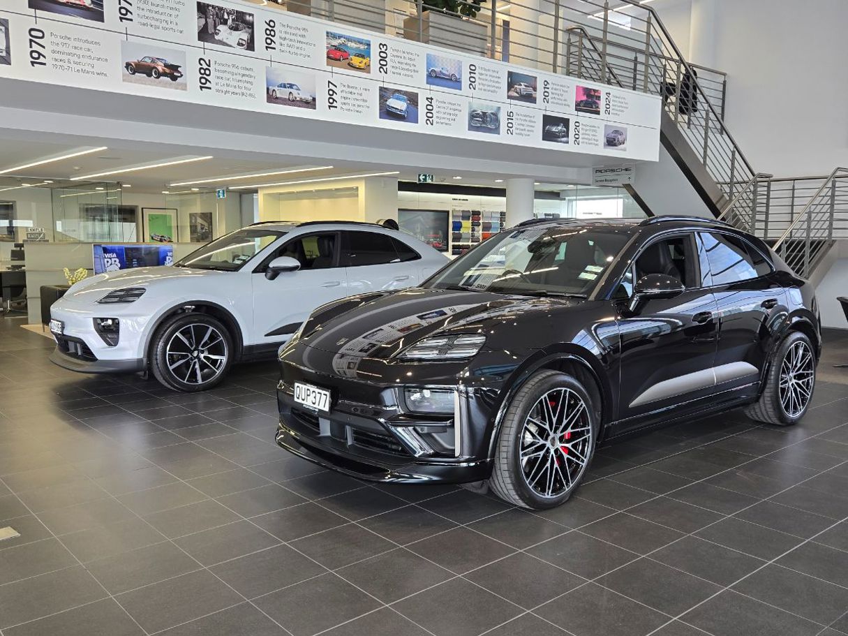 Porsche Macan 4 Electric.