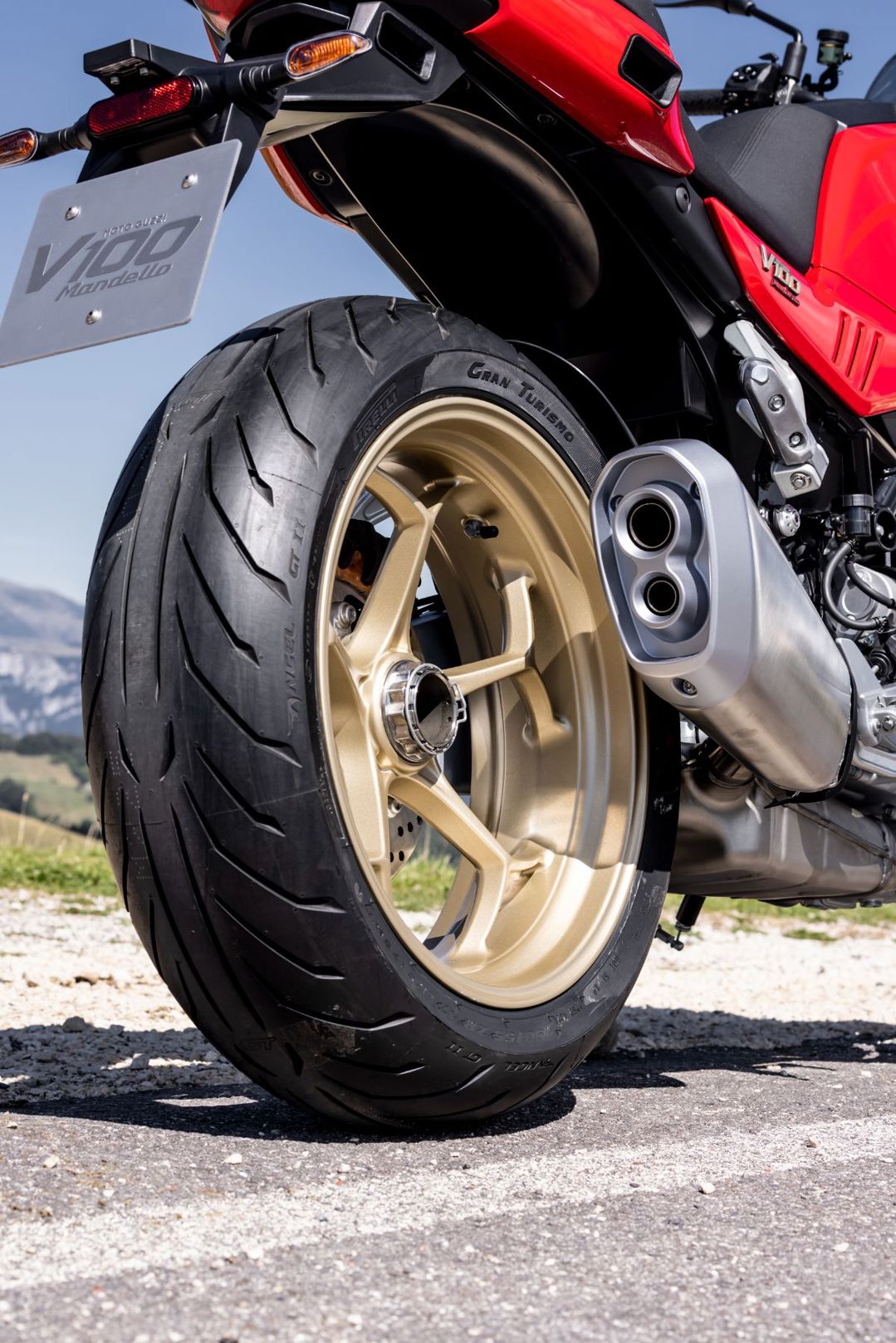 Moto Guzzi Mandello V100.