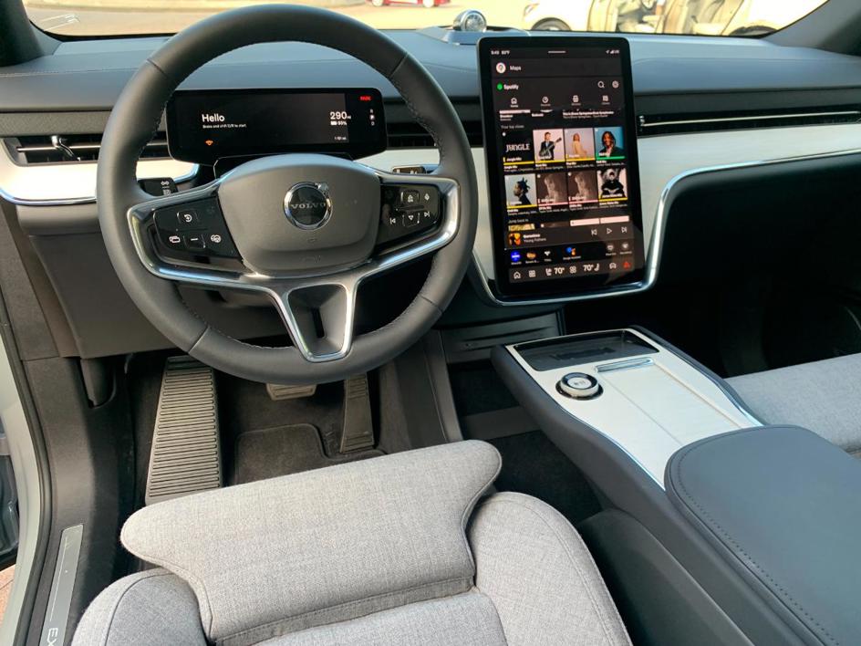Volvo EX90 interior