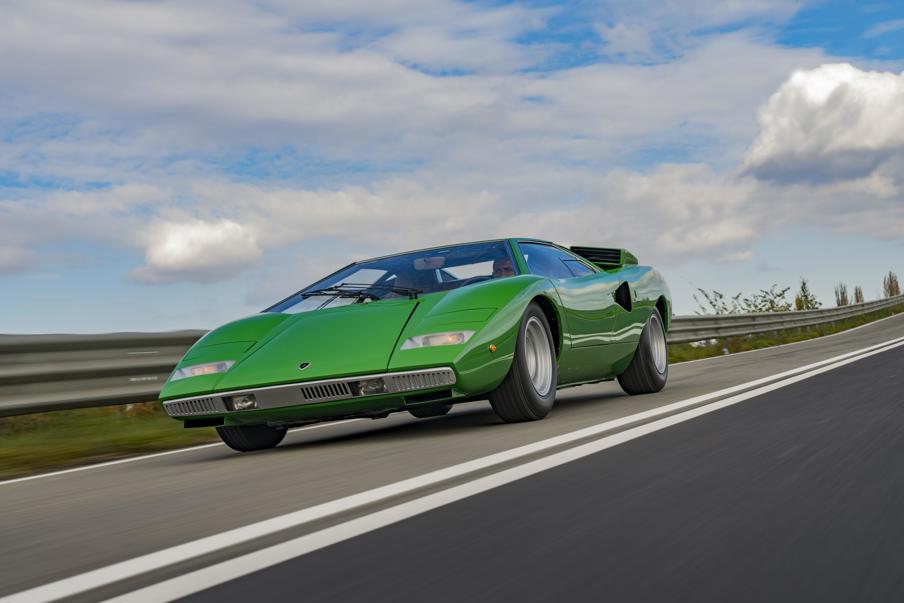 Lamborghini Countach LP400