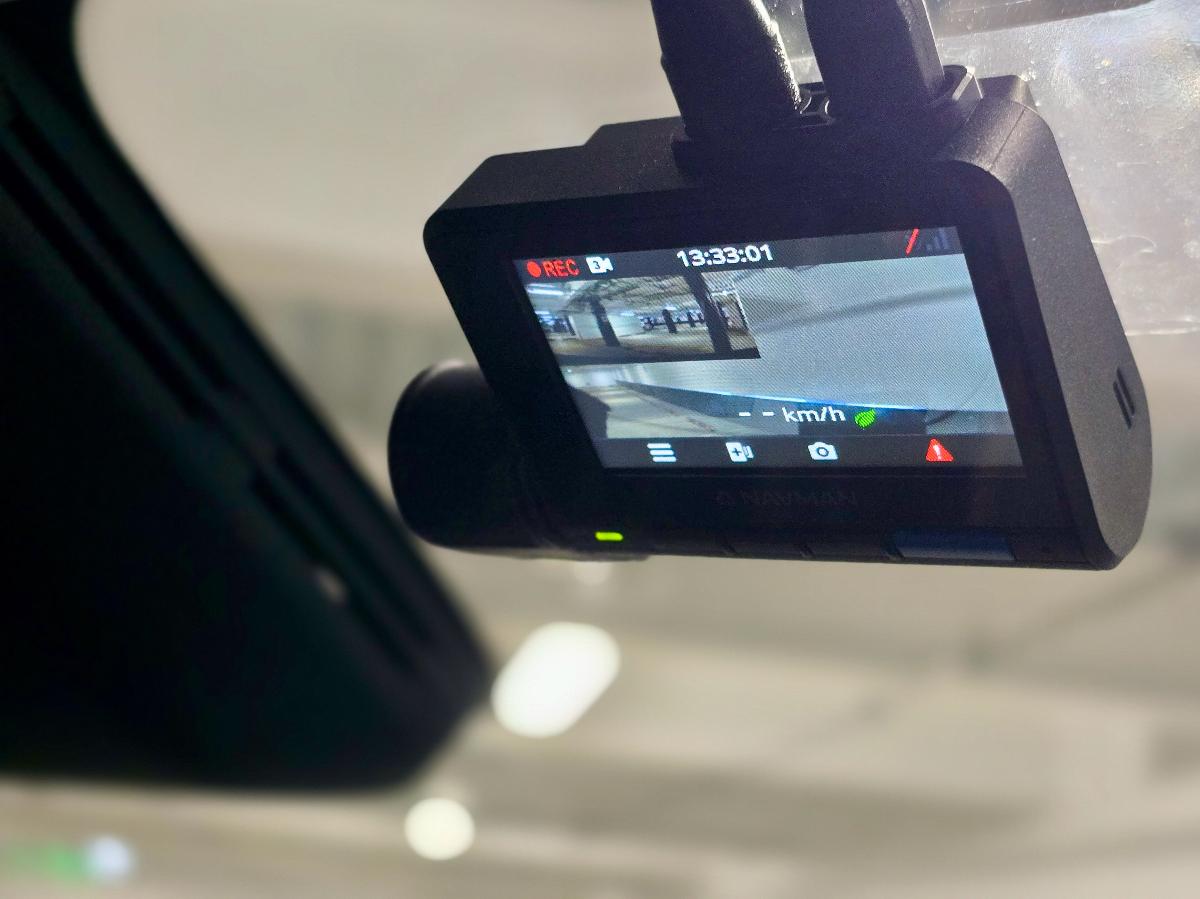 Tech Review: Navman MiVue True 4K Pro Surround