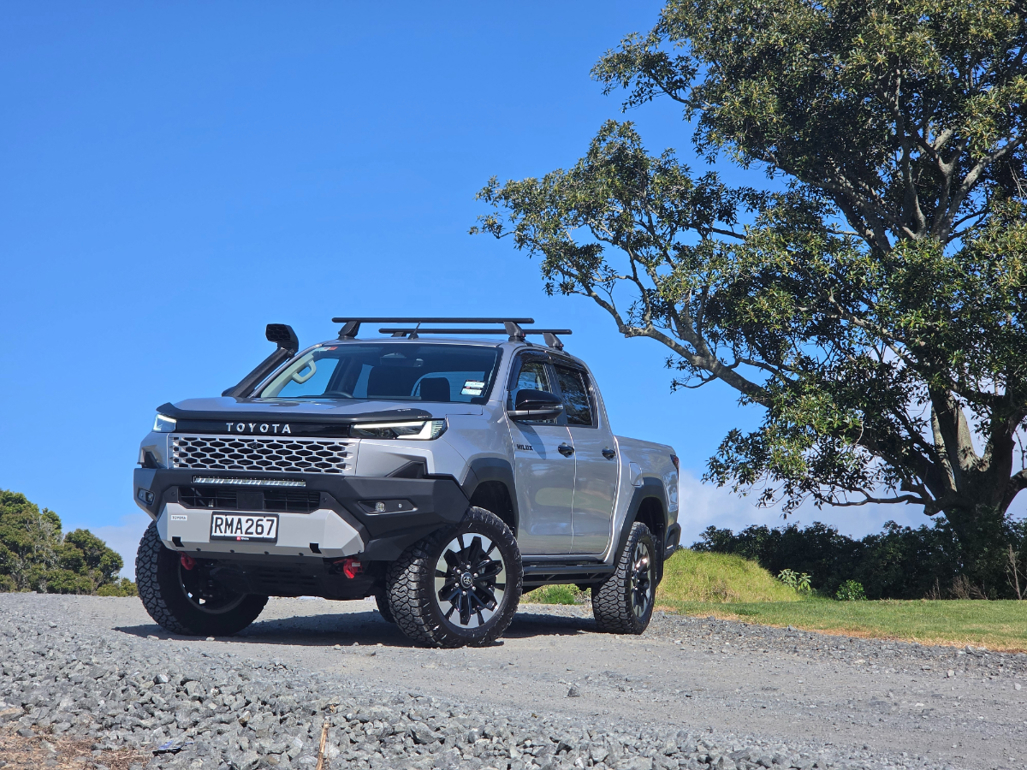 Toyota Hilux SR5 manual.