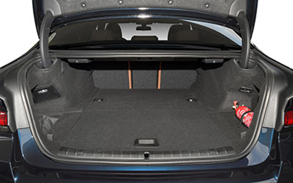 BMW 5 SERIES - Driven Car Guide