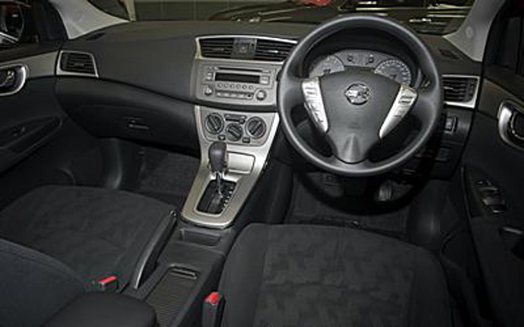 NISSAN PULSAR 2013 4-Door Sedan 4SA ST_