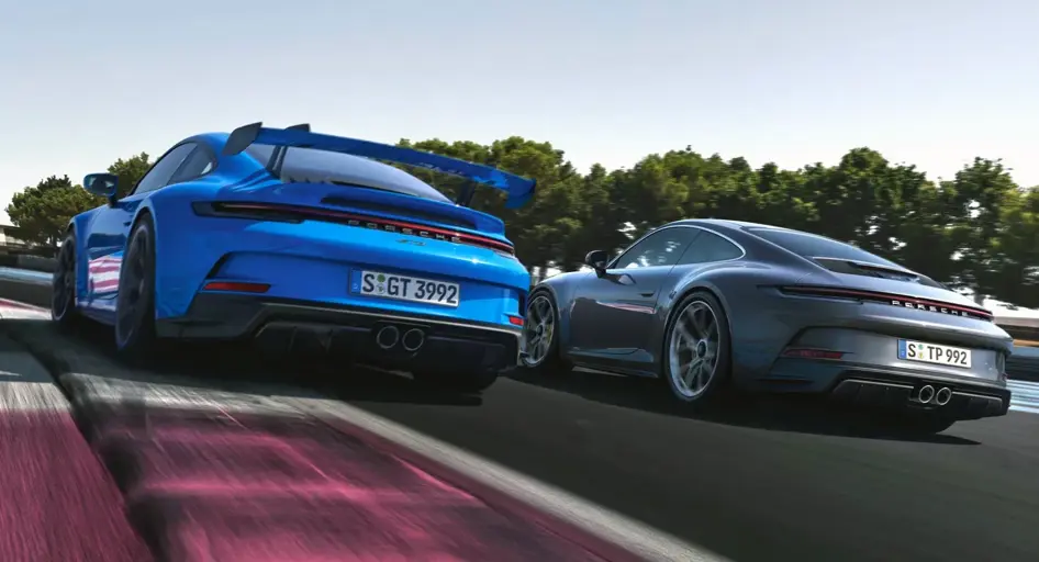 The outgoing Porsche 911 (992.1) GT3 and 911 GT3 Touring
