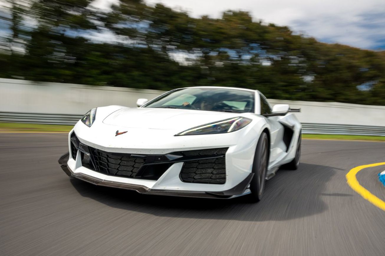 Chevrolet Corvette E-Ray and ZO6.