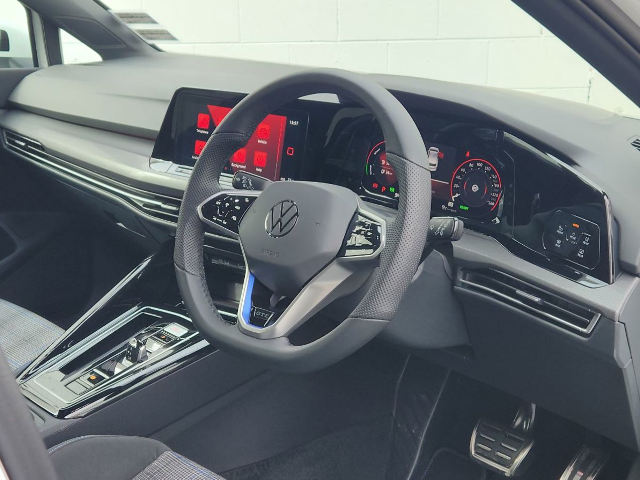 Volkswagen Golf GTE.
