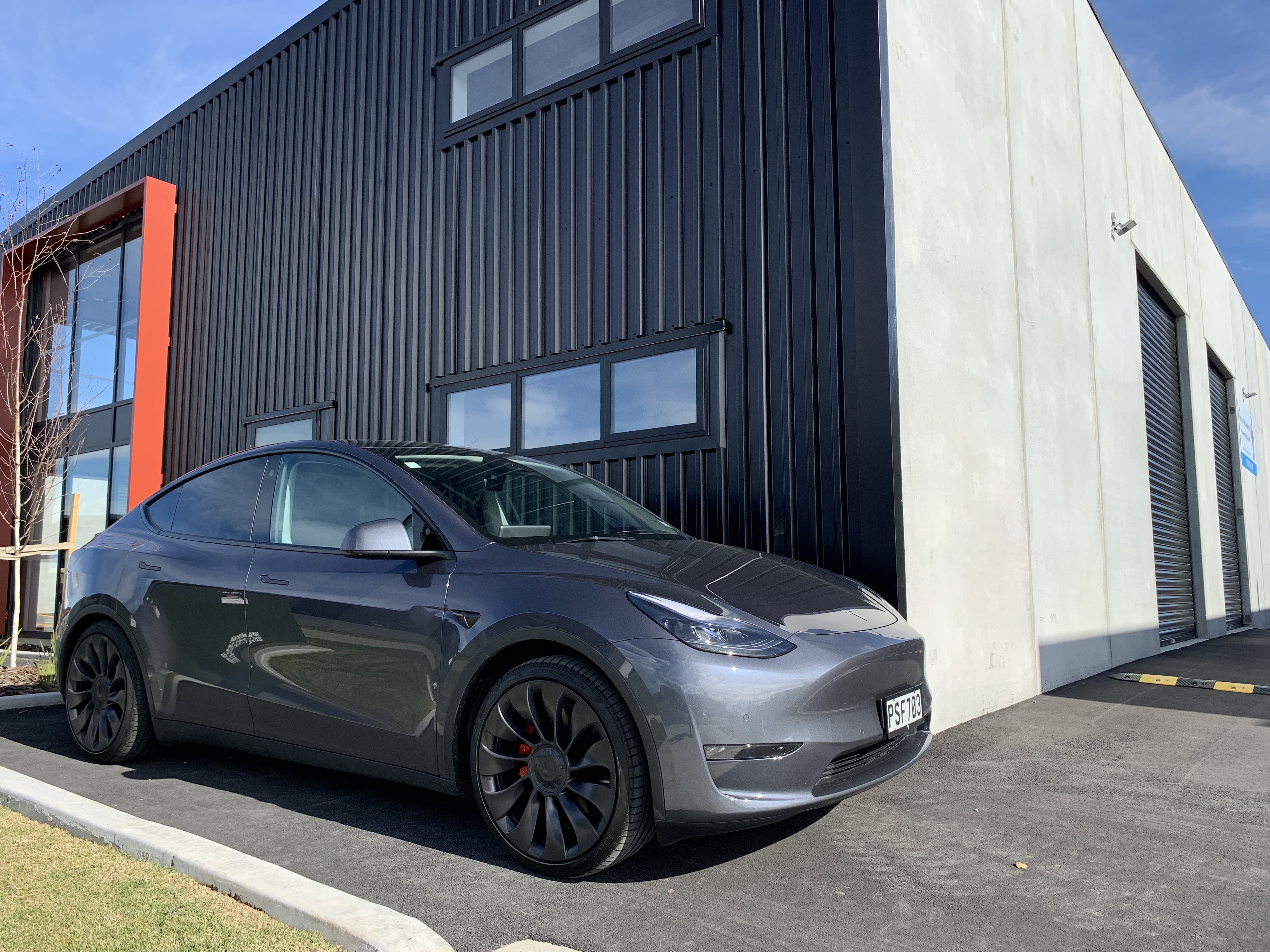 Tesla kwh per km discount