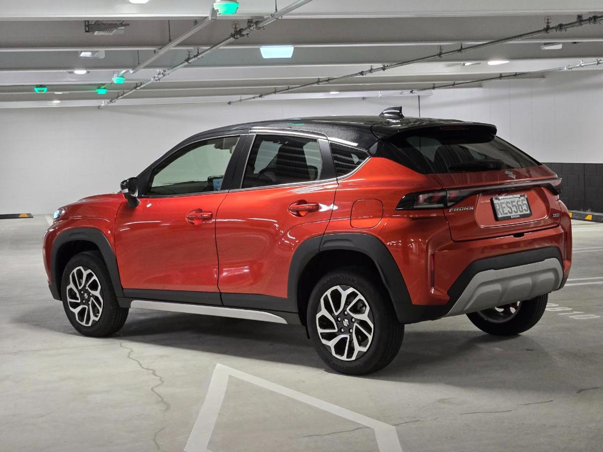 Suzuki Fronx GLX.