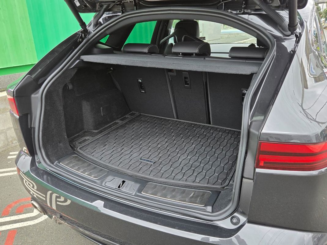 Jaguar E-Pace.