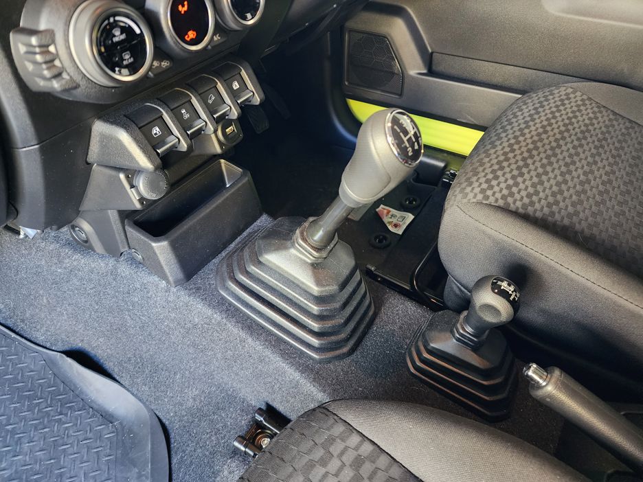 Suzuki Jimny Sierra.