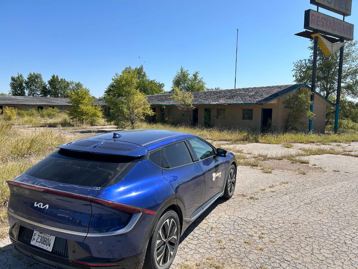 Kia EV6 on Route 66.