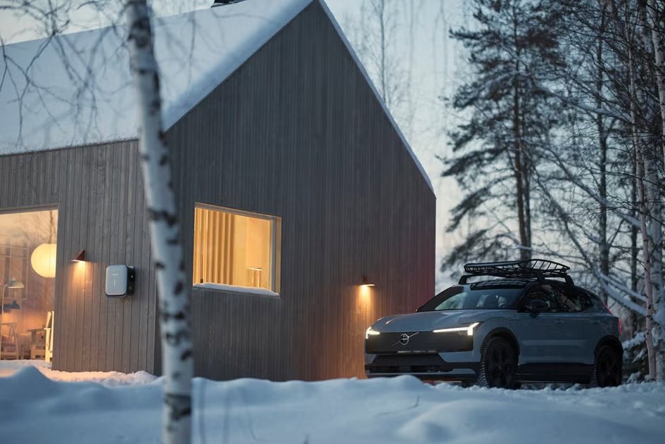 2026 Volvo EX30 Cross Country