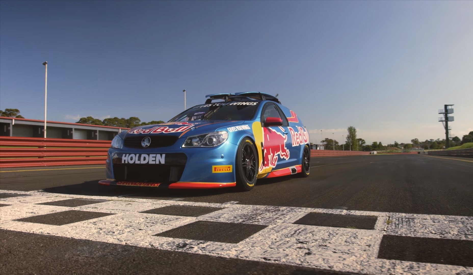 Sandeman Racing Ricciardo takes on V8 Supercar 'Sandman' - Driven Car Guide