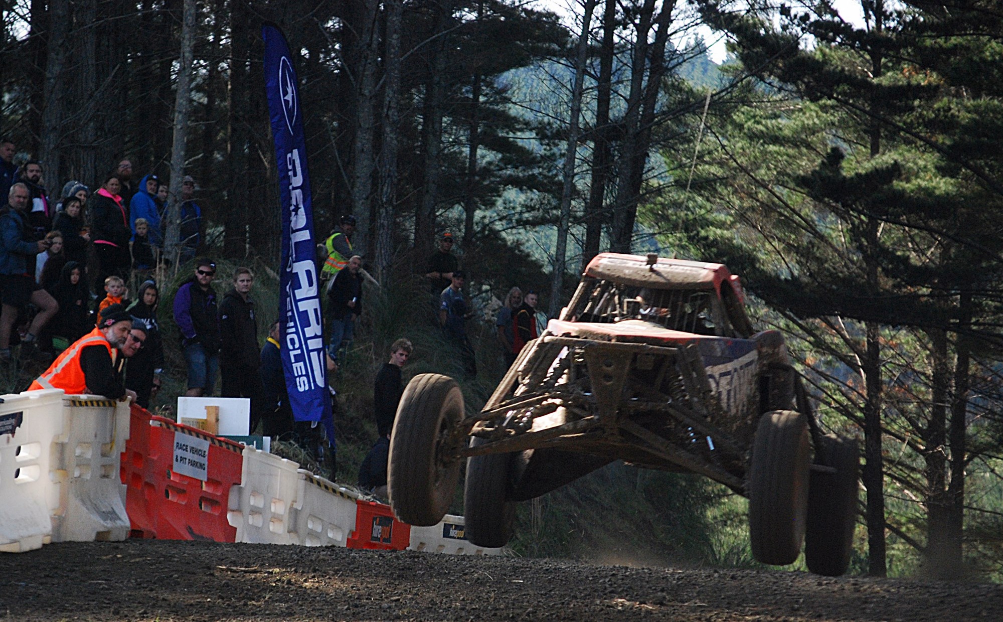 Local hero wins dramatic Woodhill 100 off-road race - Driven Car Guide